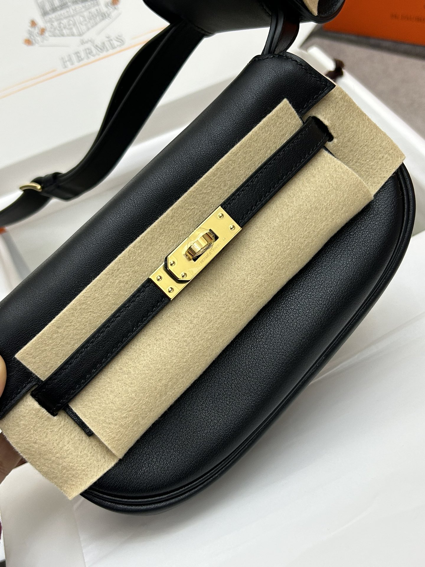 Hermes Kelly Moove Shoulder Bag In Black Swift Leather